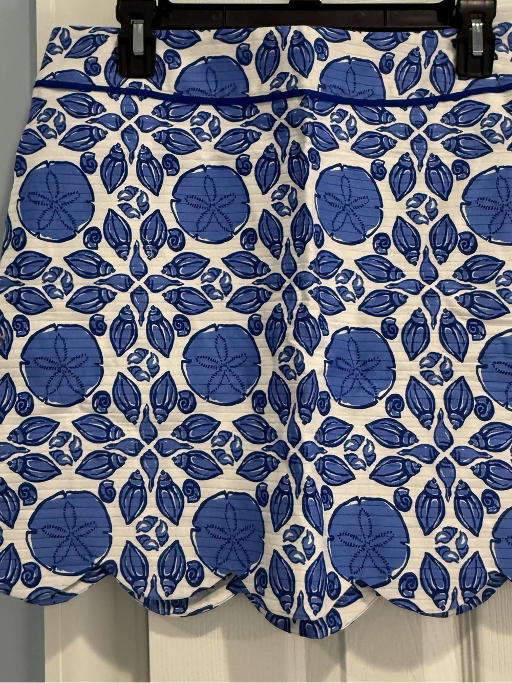 Vineyard Vines Blue and White Floral Scallop Skirt